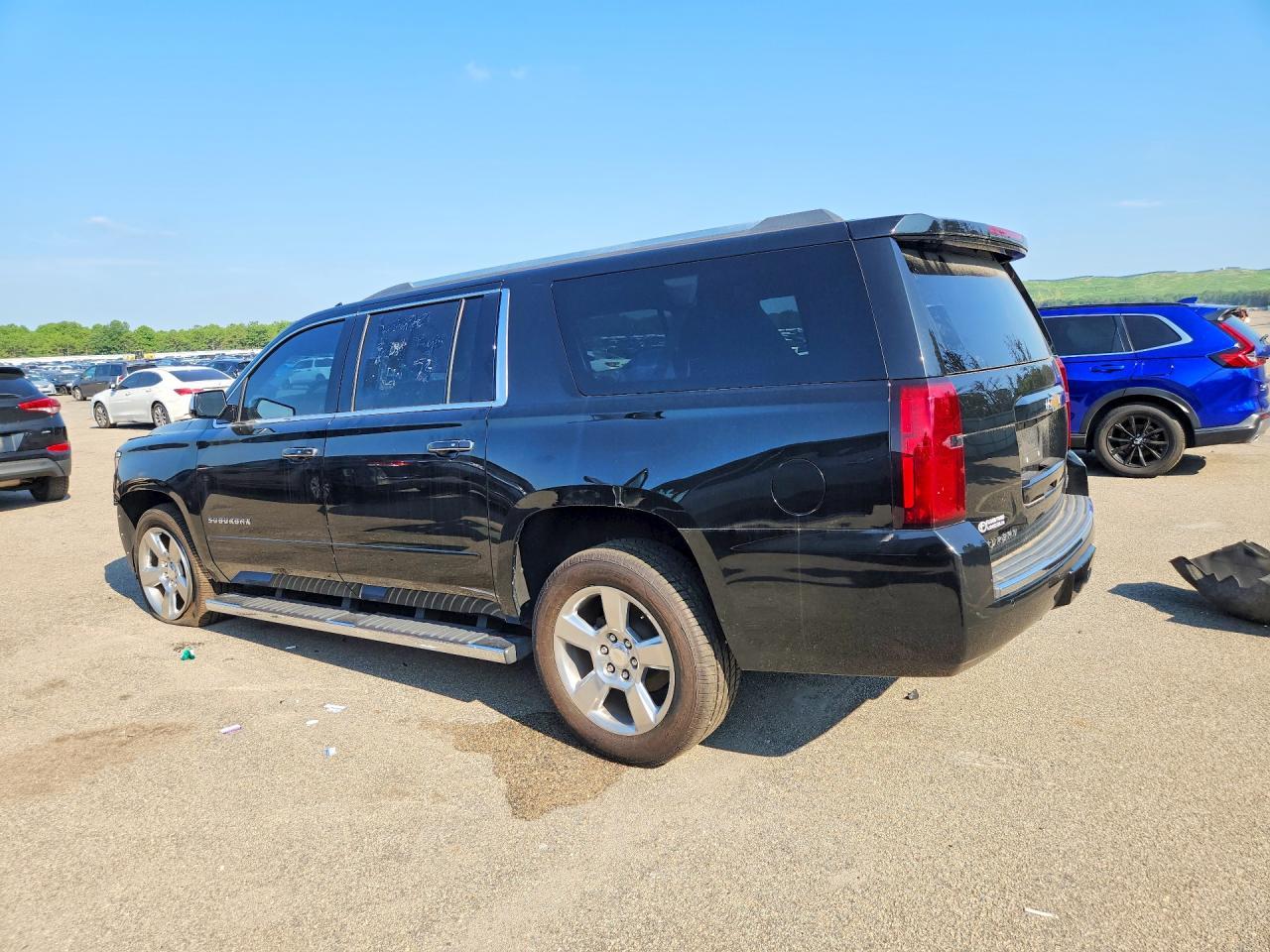 2019 Chevrolet Suburban K1500 Premier - zdjęcie 2