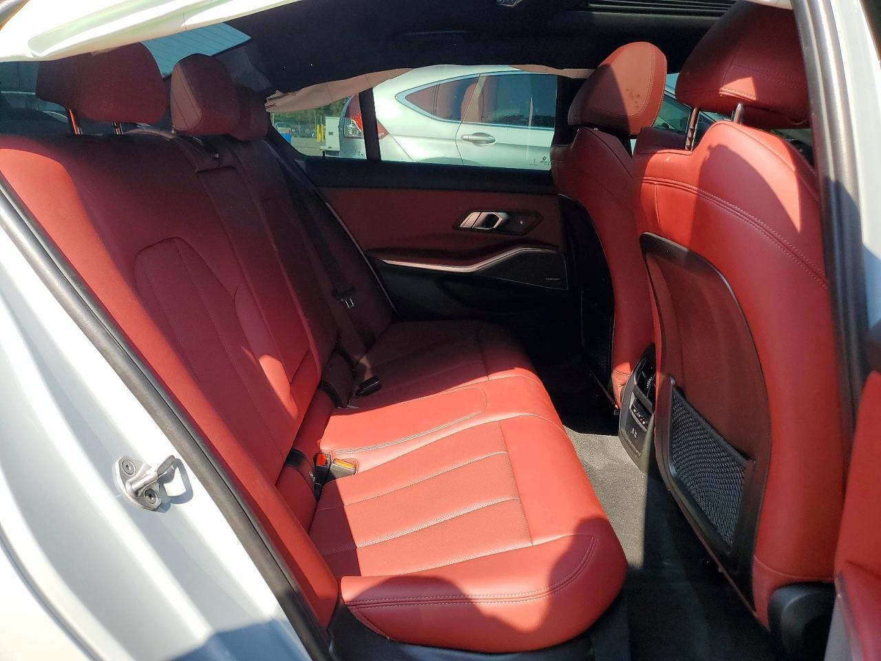 2023 BMW Seria 3 340i - zdjęcie 10