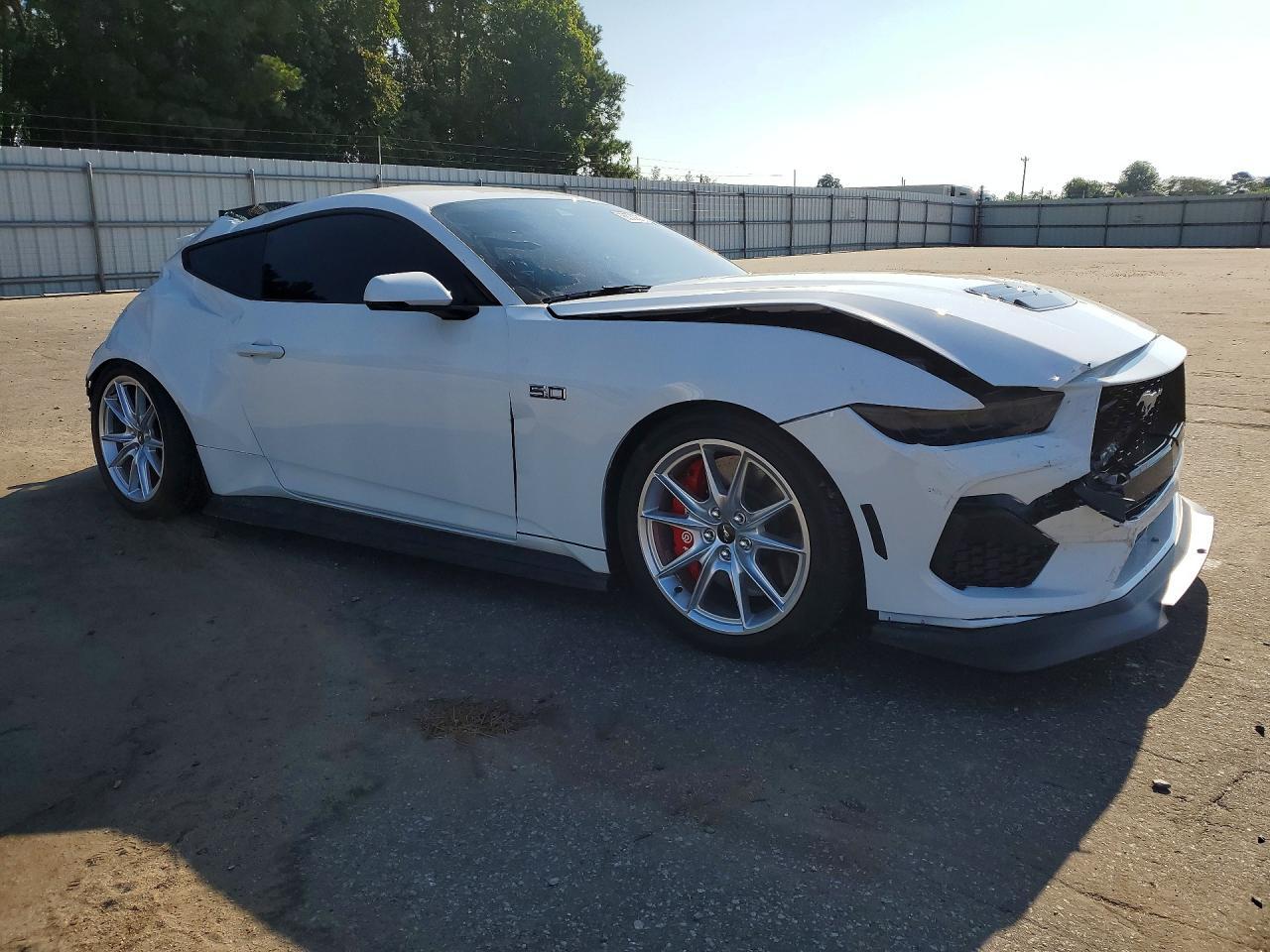 2025 Ford Mustang Gt - zdjęcie 4