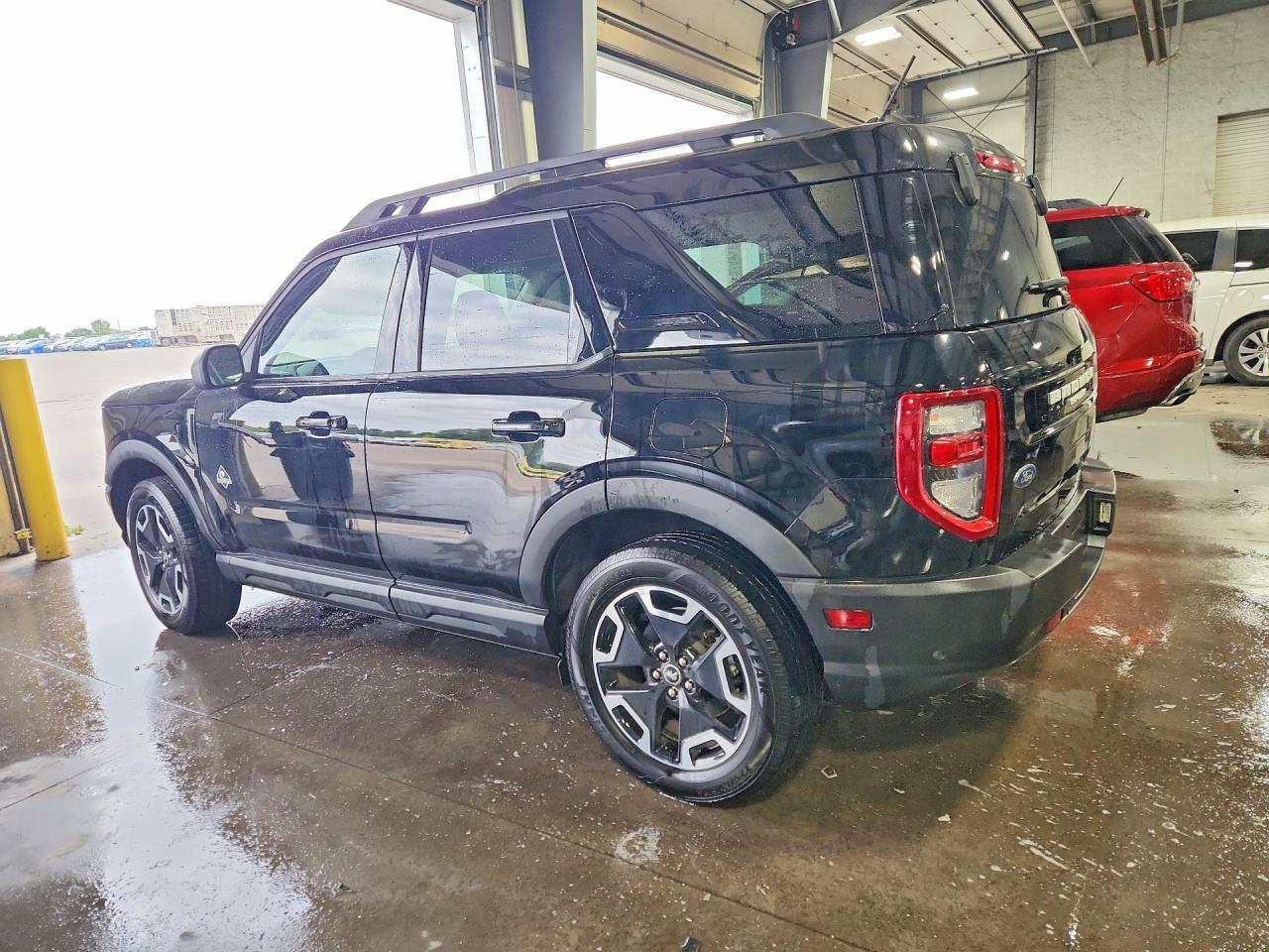 2023 Ford Bronco Sport Outer Banks - zdjęcie 2