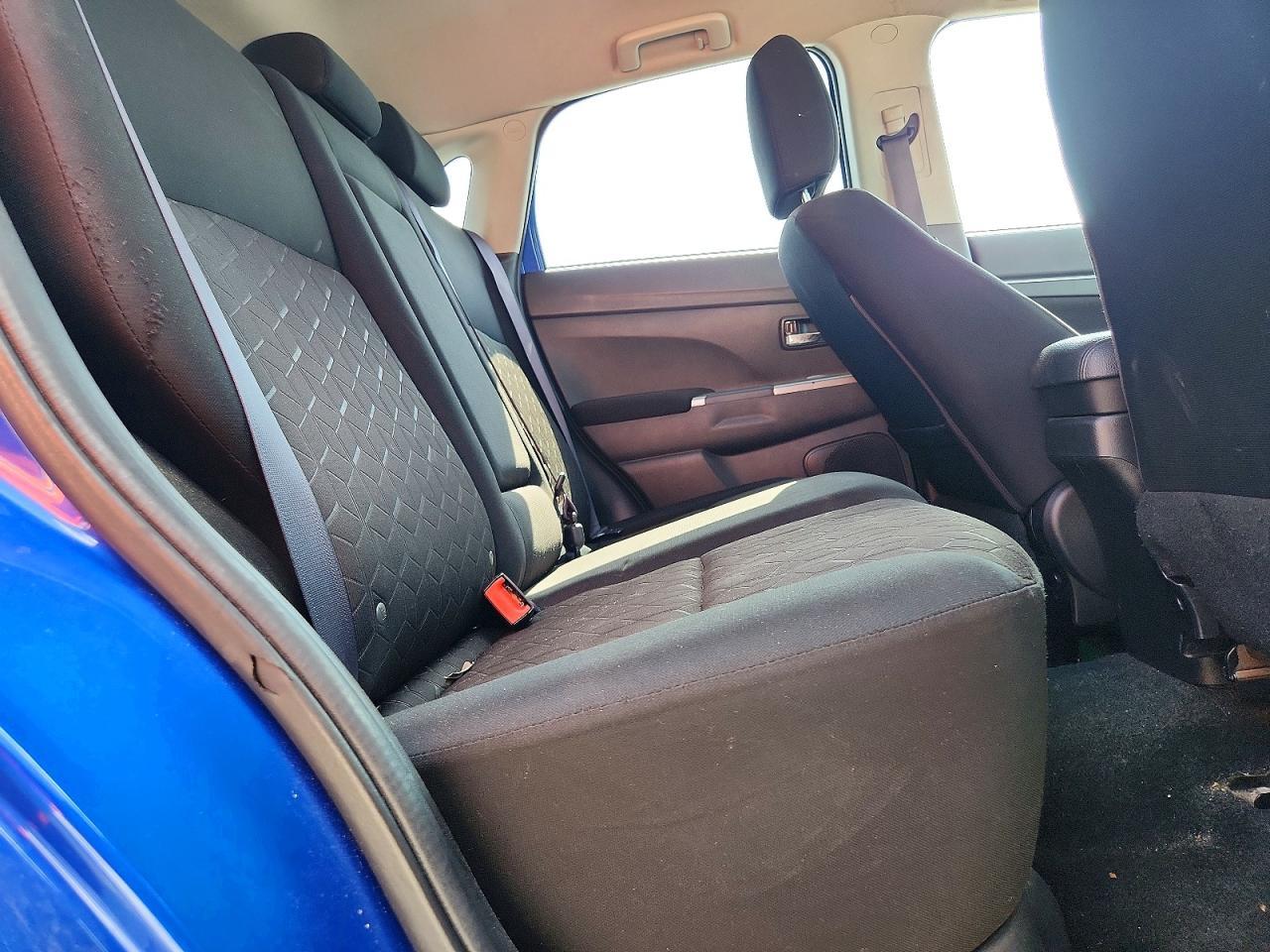 2021 Mitsubishi Outlander Sport Es - zdjęcie 11