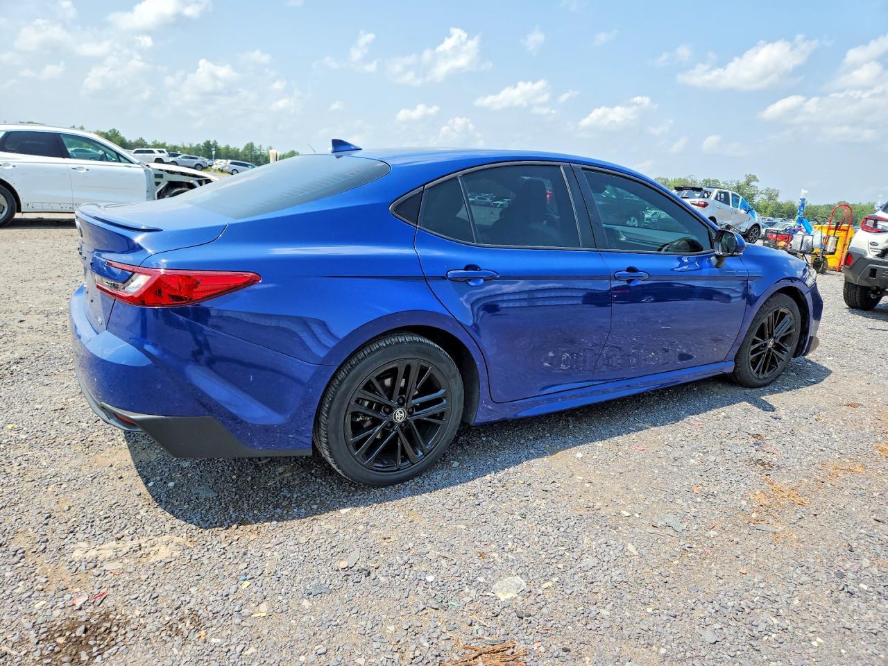 2026 Toyota Camry Se - zdjęcie 3