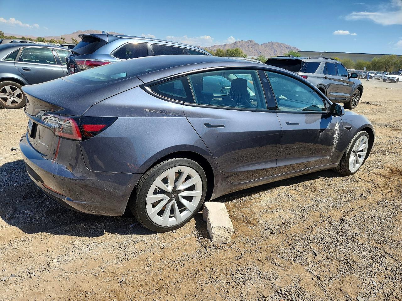 2022 Tesla Model 3 - zdjęcie 3