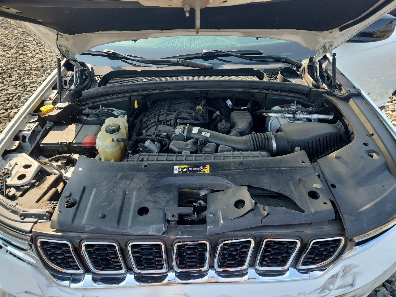 2022 Jeep Grand Cherokee Laredo - zdjęcie 12