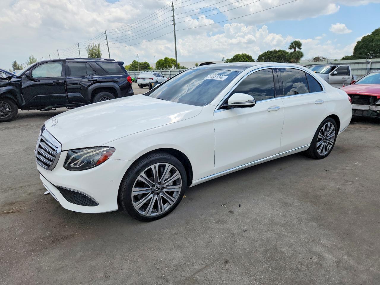 2020 Mercedes-Benz E 450 4Matic - zdjęcie główne