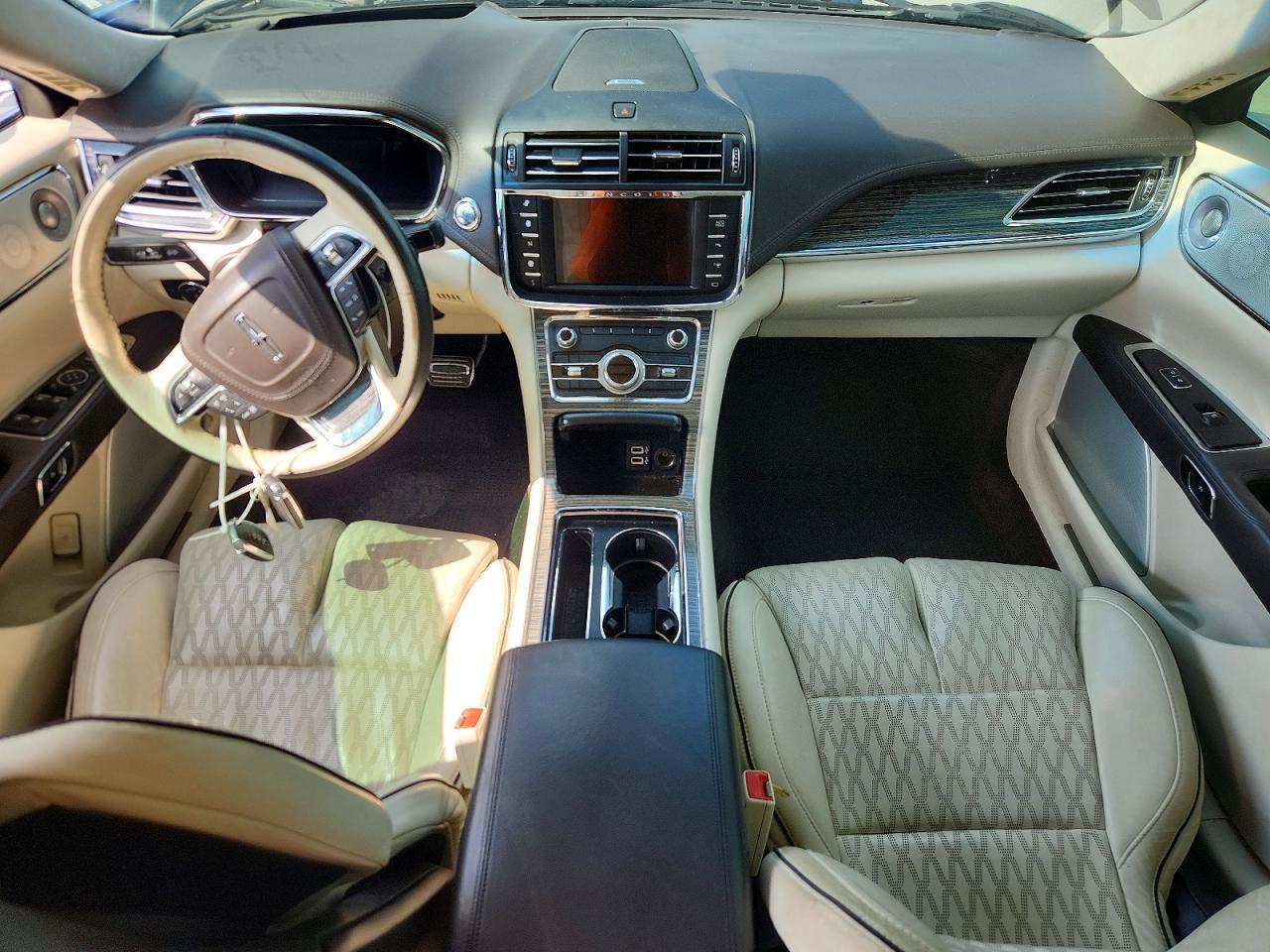 2018 Lincoln Continental Black Label - zdjęcie 8