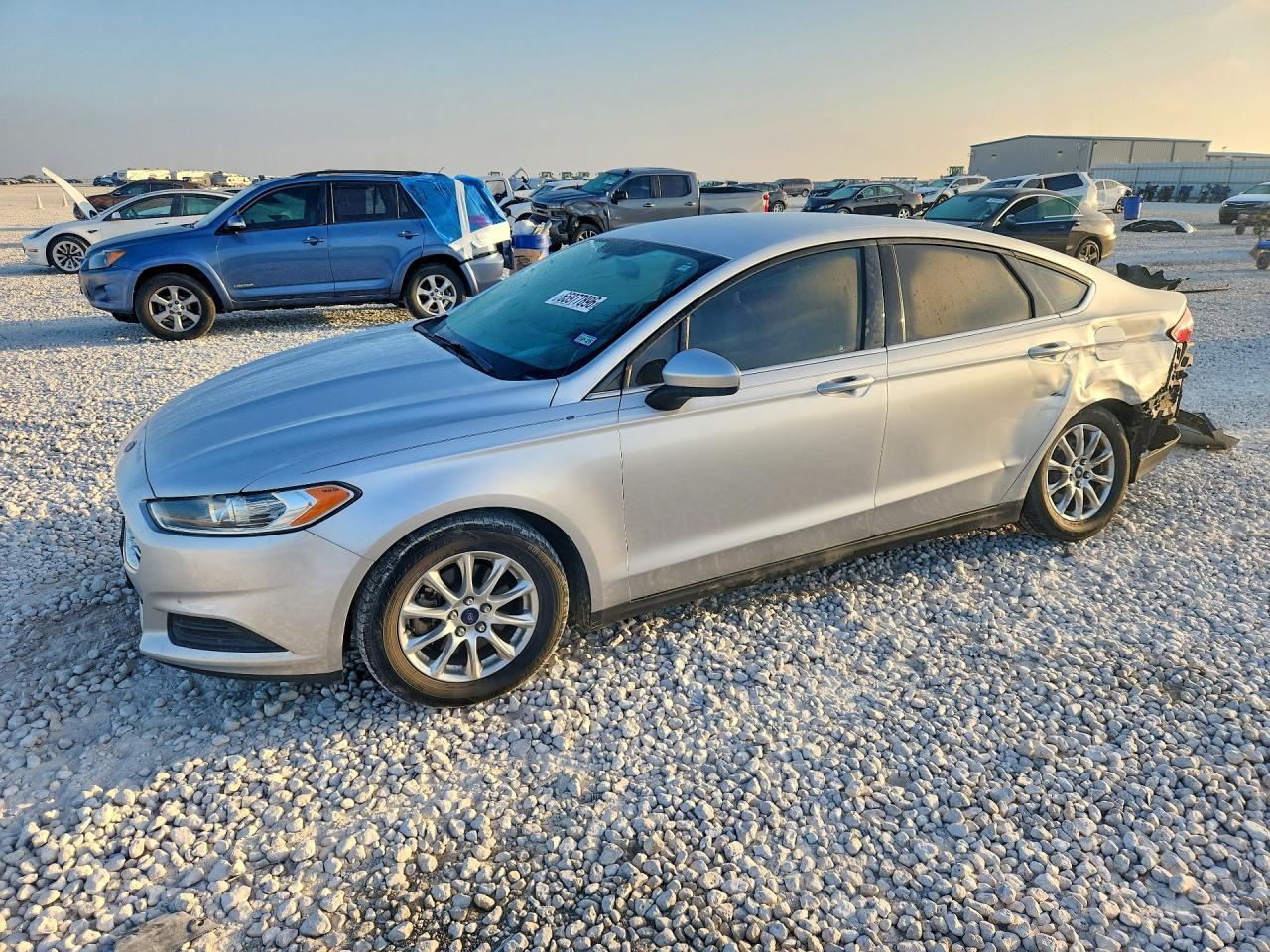 2015 Ford Fusion S - zdjęcie główne