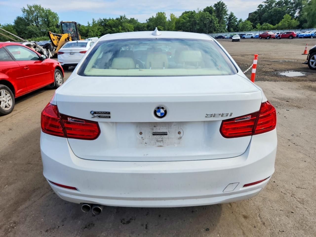 2013 BMW Seria 3 328i - zdjęcie 6