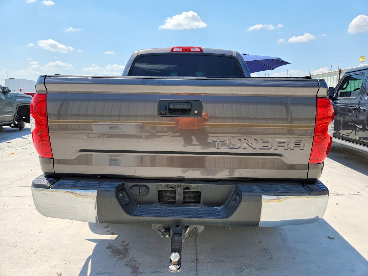 2017 Toyota Tundra Crewmax Sr5 - zdjęcie 6