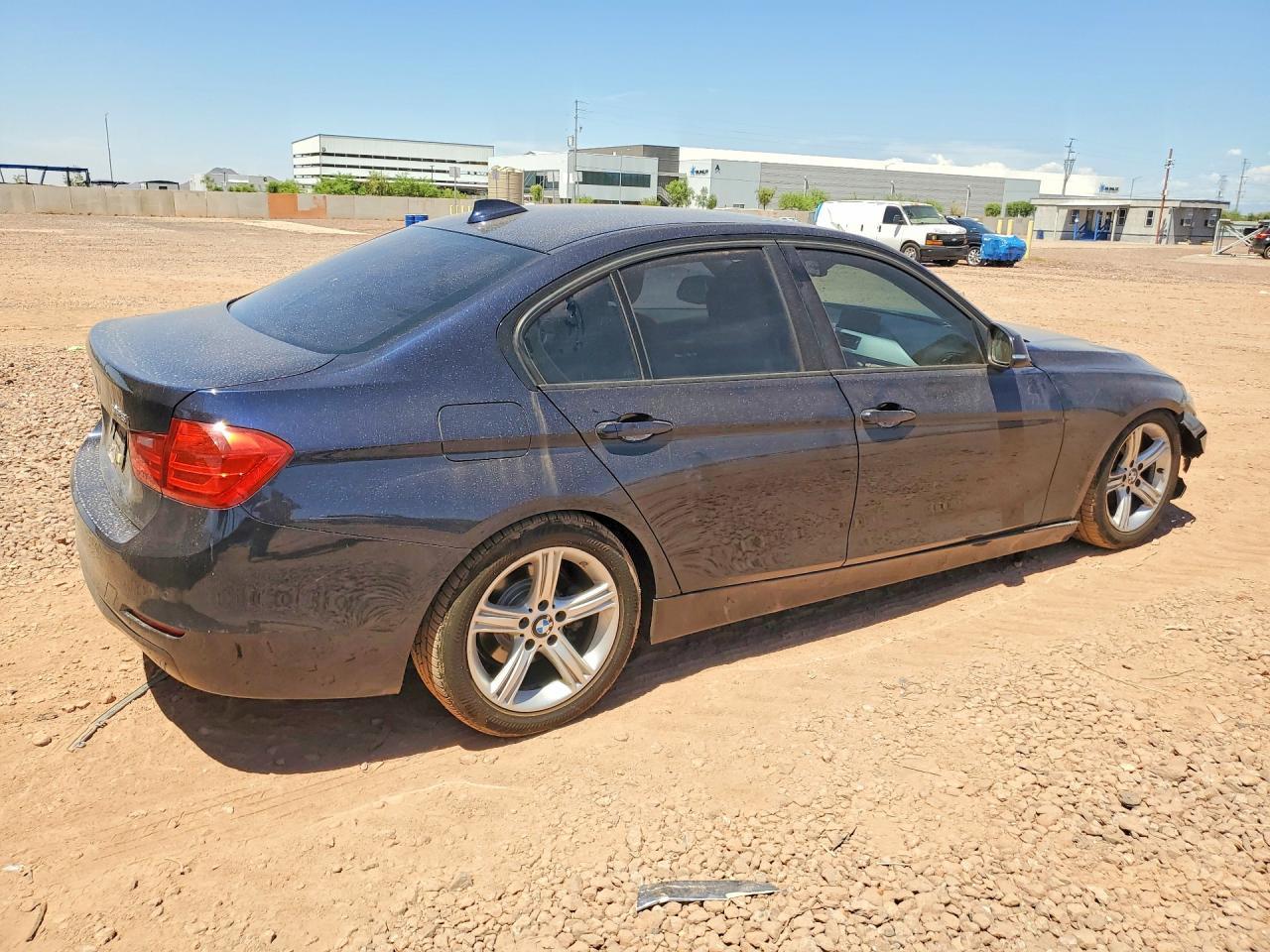2013 BMW 328 I - zdjęcie 3