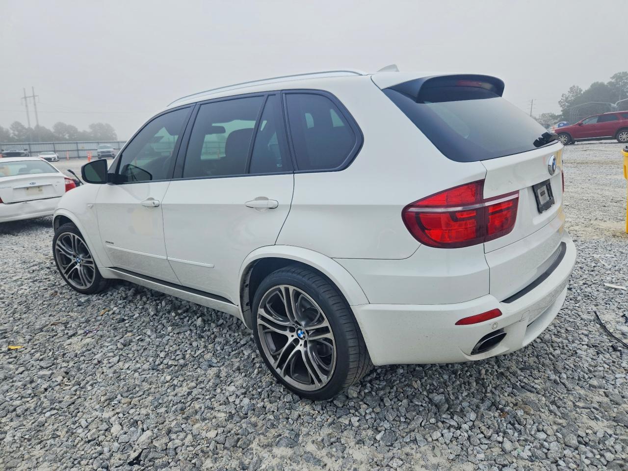 2013 BMW X5 xDrive50I - zdjęcie 2