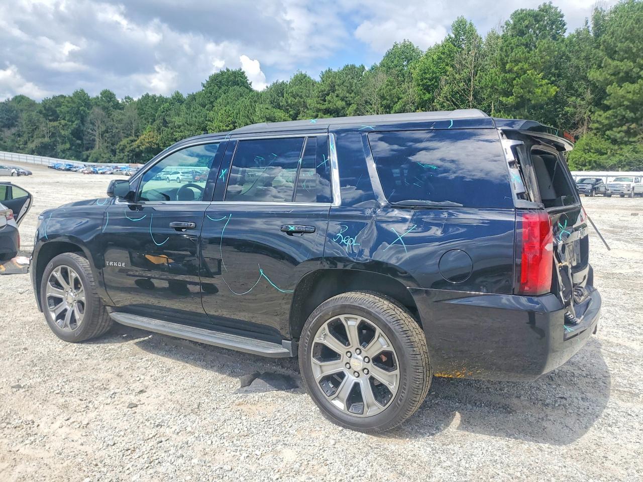 2017 Chevrolet Tahoe C1500 Ls - zdjęcie 2