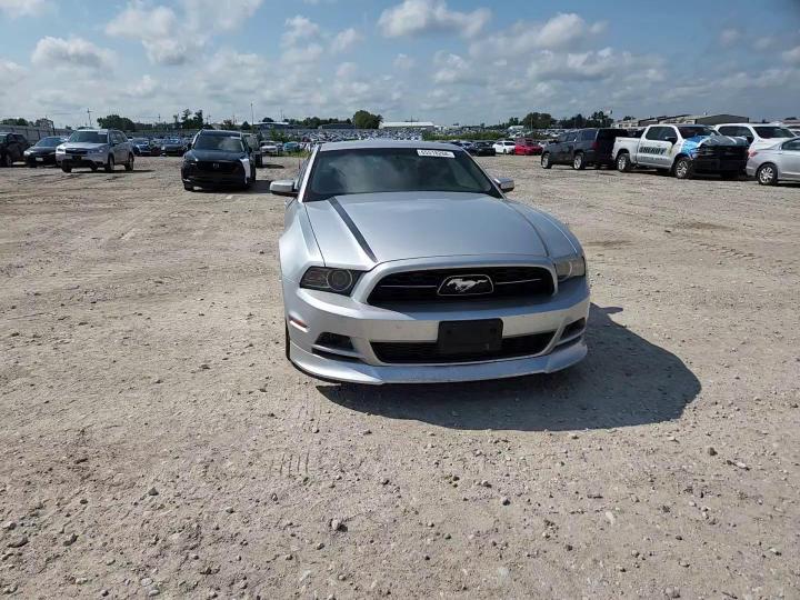 2013 Ford Mustang - zdjęcie 13