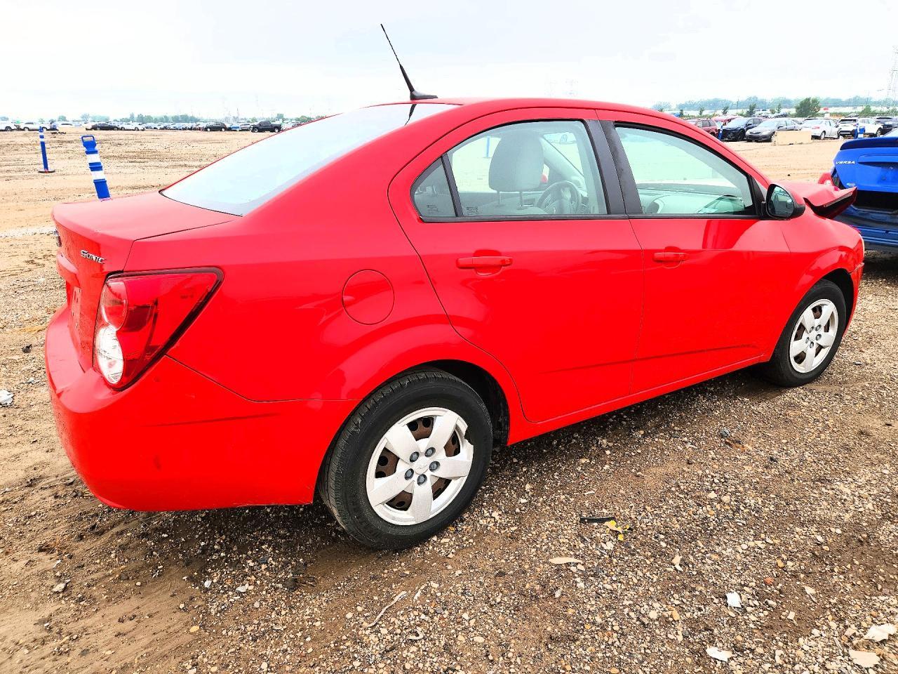 2014 Chevrolet Sonic Ls - zdjęcie 3