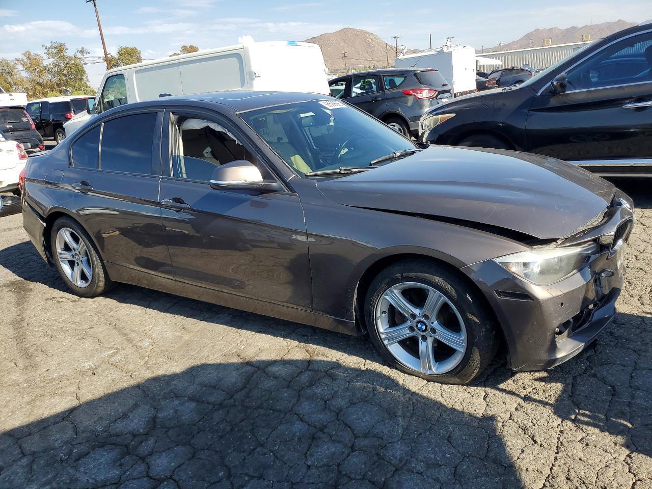 2013 BMW 328 I - zdjęcie 4