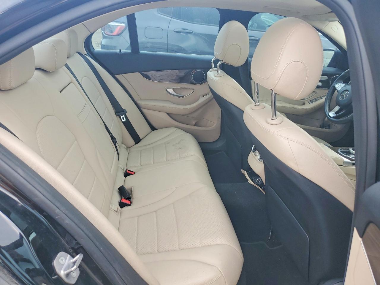 2018 Mercedes-Benz C 300 - zdjęcie 10