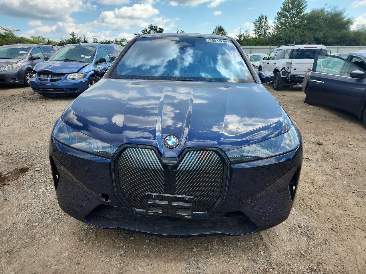 2026 BMW Ix xDrive60 - zdjęcie 5