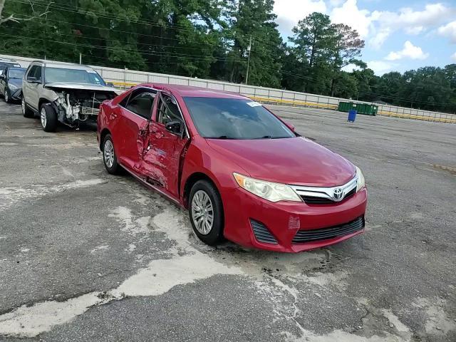 2014 Toyota Camry Le - zdjęcie 13