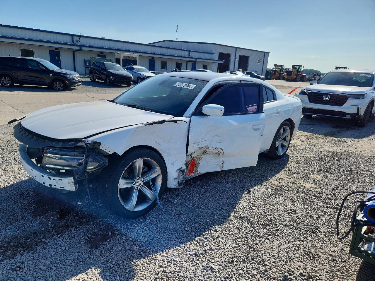 2016 Dodge Charger R - zdjęcie główne