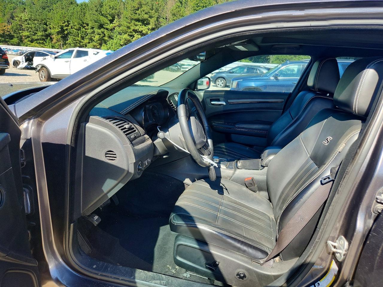 2015 Chrysler 300 S - zdjęcie 7