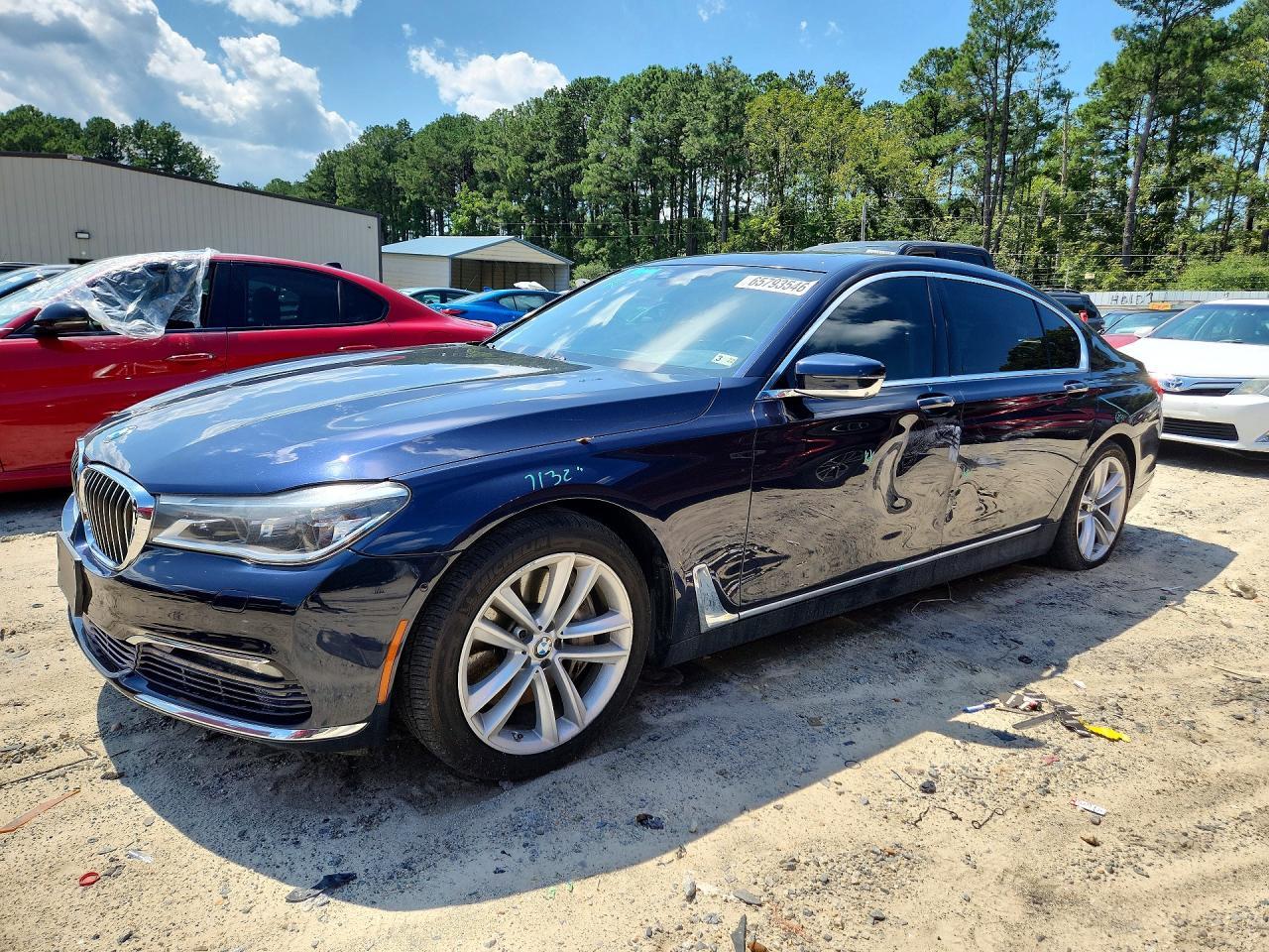 2017 BMW 750 Xi - zdjęcie główne