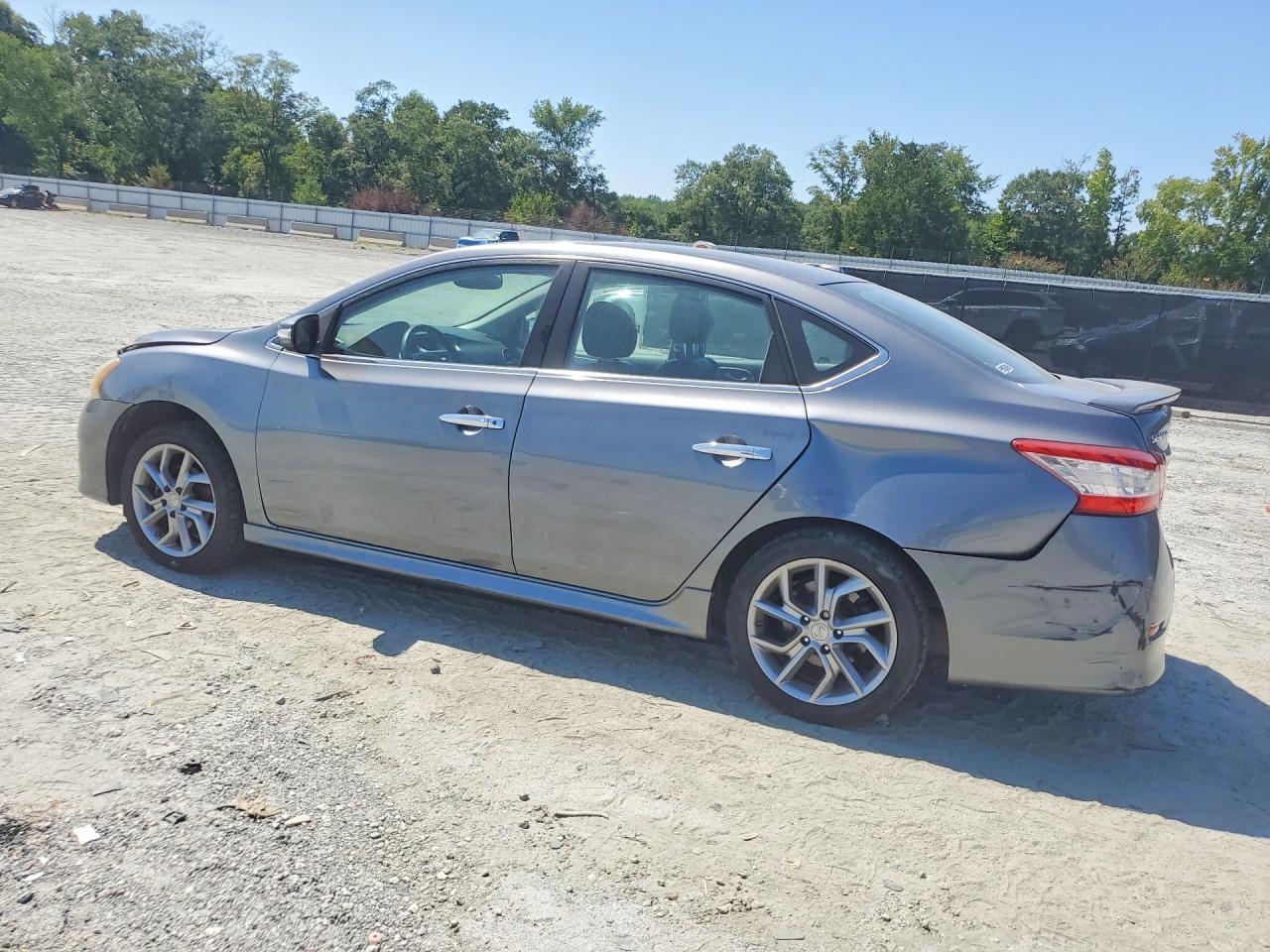 2015 Nissan Sentra Sr - zdjęcie 2