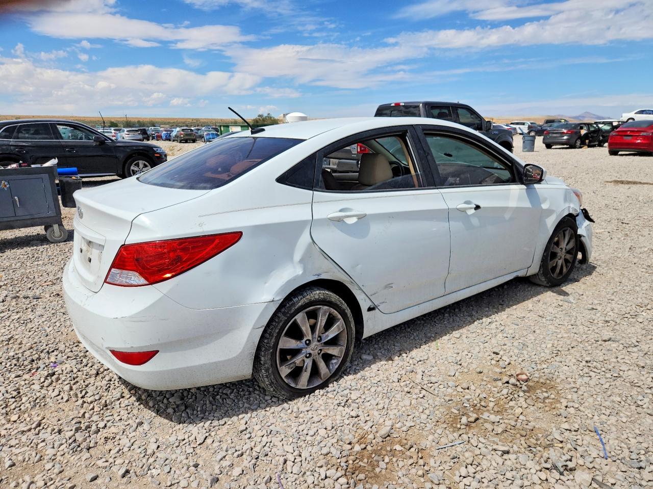 2014 Hyundai Accent Gls - zdjęcie 3