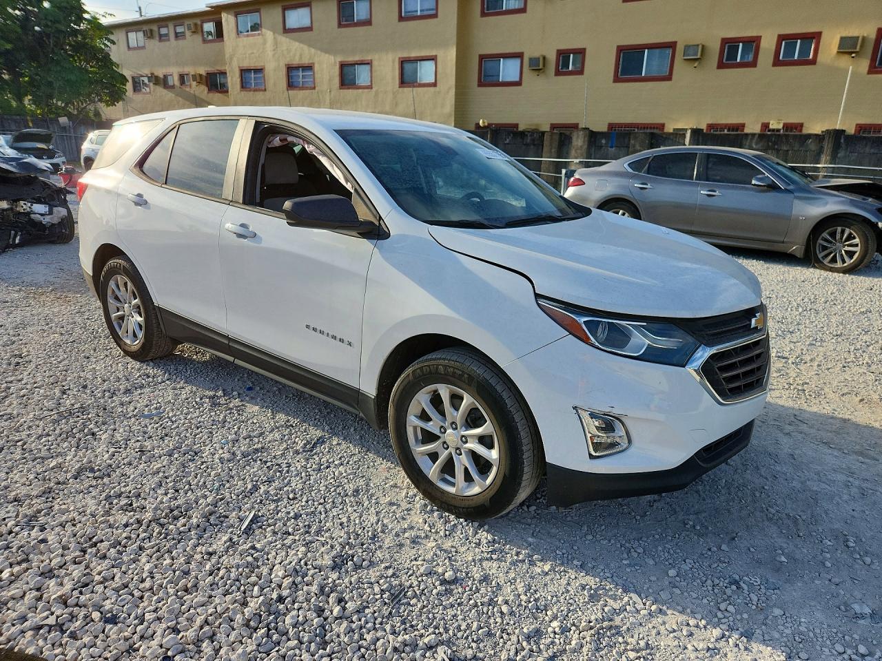 2020 Chevrolet Equinox Ls - zdjęcie 4