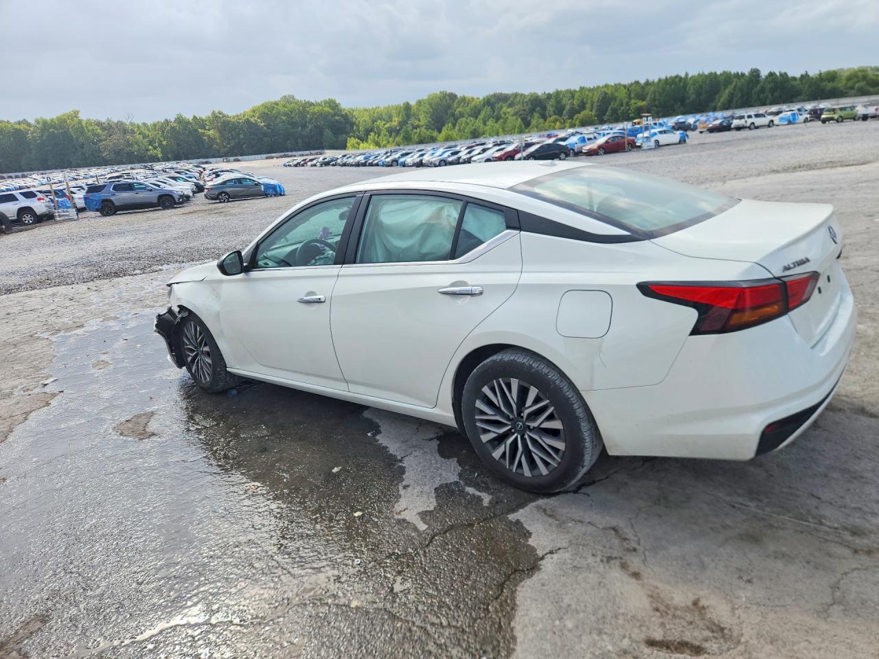 2025 Nissan Altima Sv - zdjęcie 2