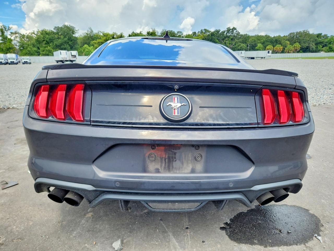 2022 Ford Mustang - zdjęcie 6