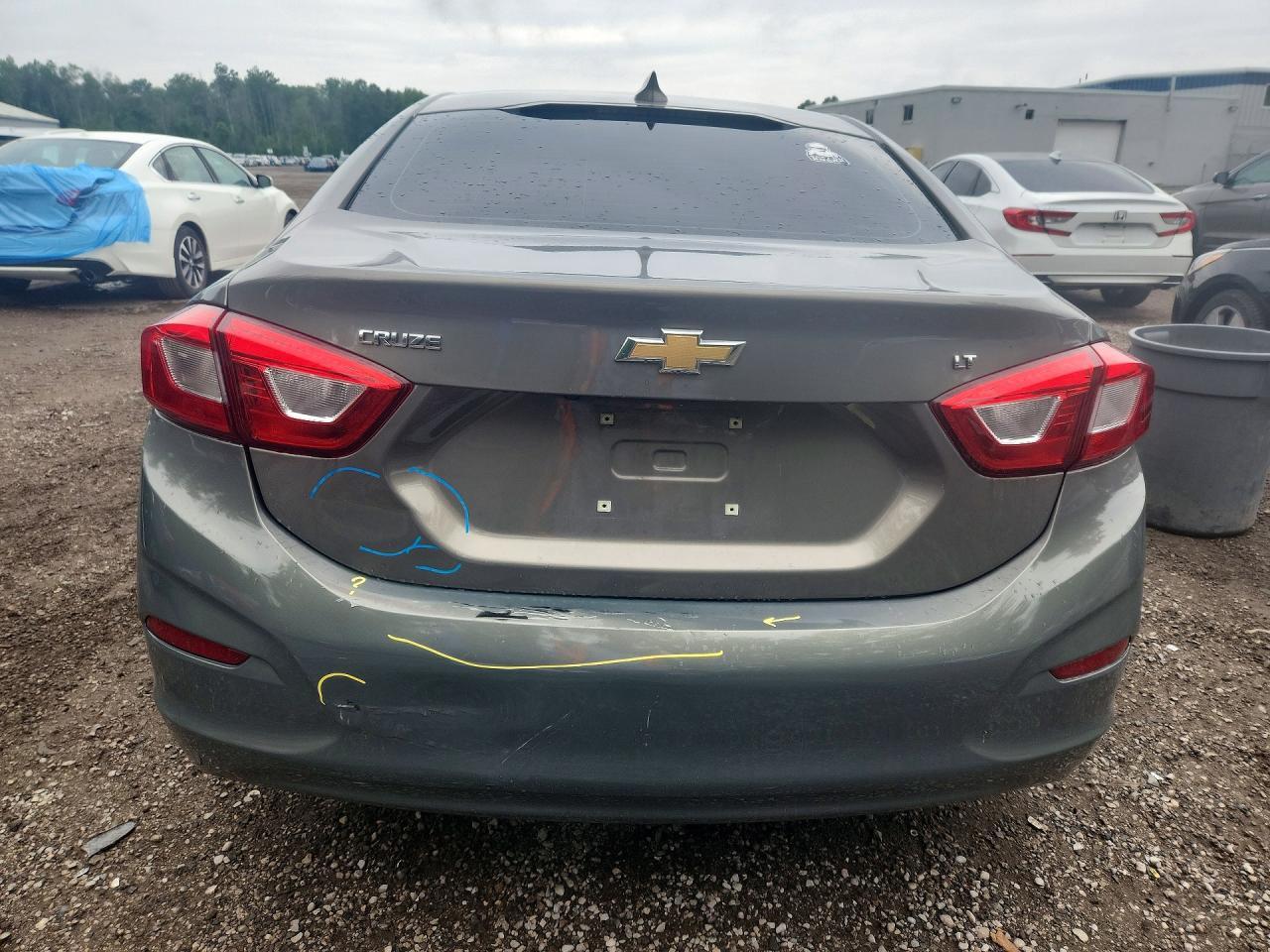 2018 Chevrolet Cruze Lt - zdjęcie 6