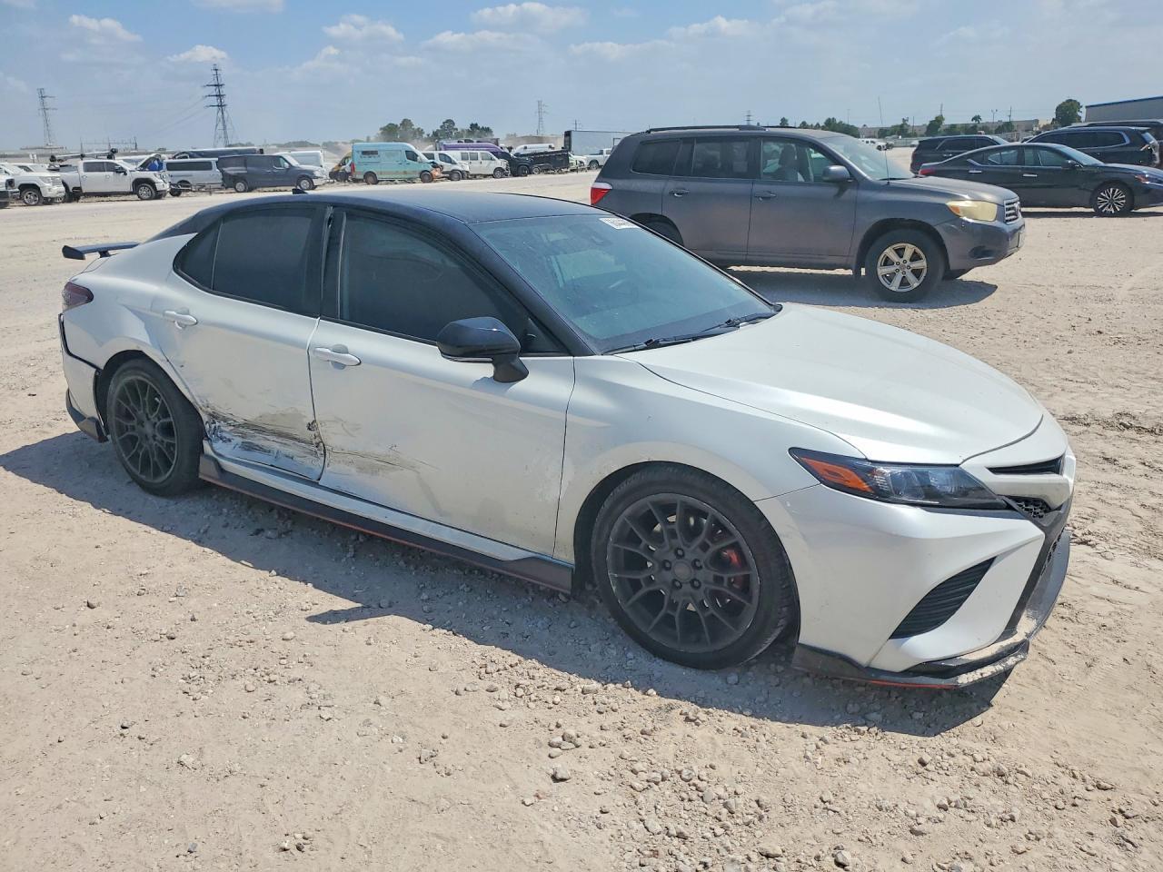 2021 Toyota Camry Trd - zdjęcie 4