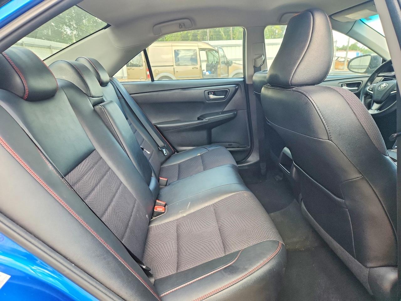2017 Toyota Camry Se - zdjęcie 11