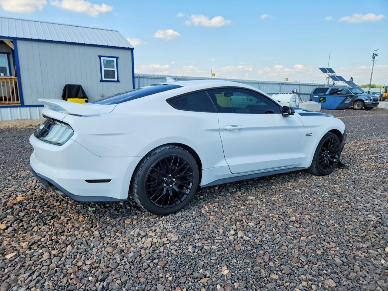 2020 Ford Mustang Gt - zdjęcie 3