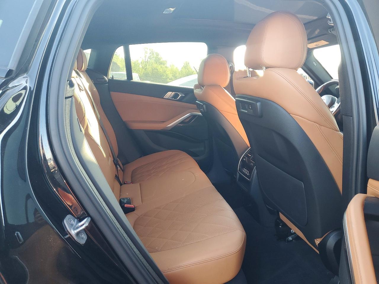 2023 BMW X6 xDrive40I - zdjęcie 11