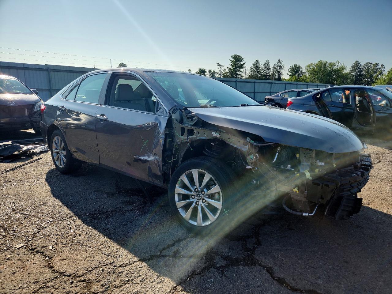 2017 Toyota Camry Xle - zdjęcie 4