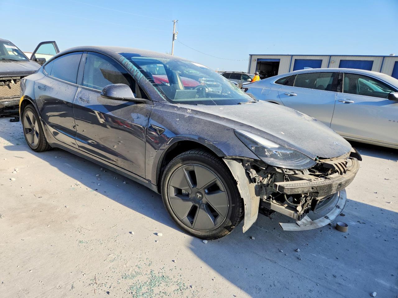 2022 Tesla Model 3 - zdjęcie 4