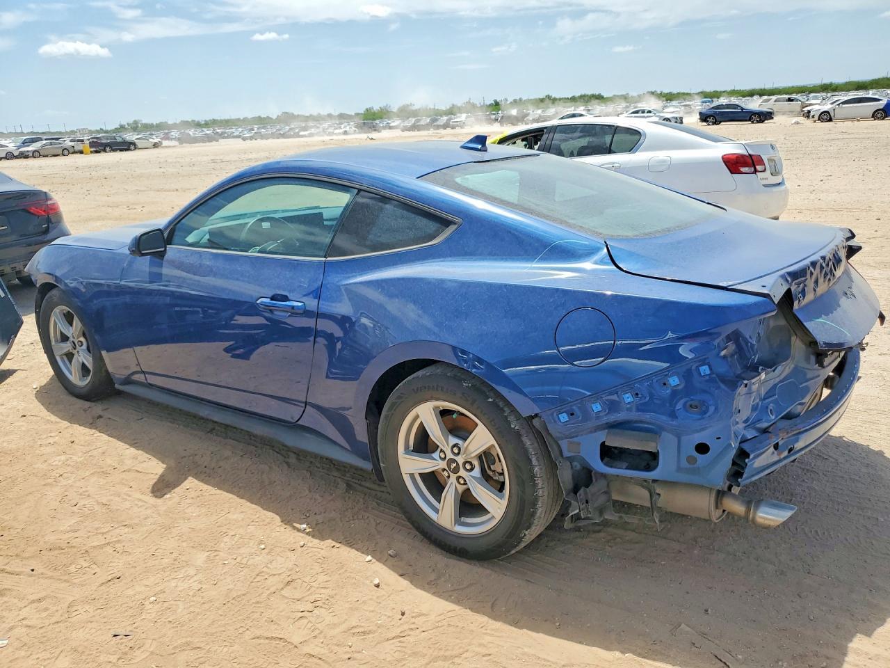 2024 Ford Mustang - zdjęcie 2