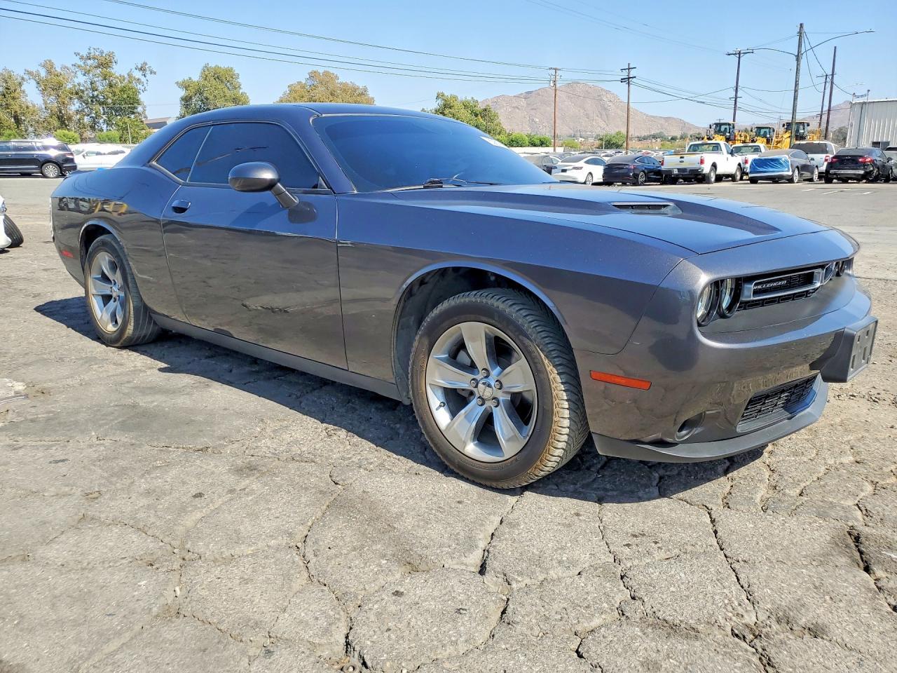 2021 Dodge Challenger Sxt - zdjęcie 4