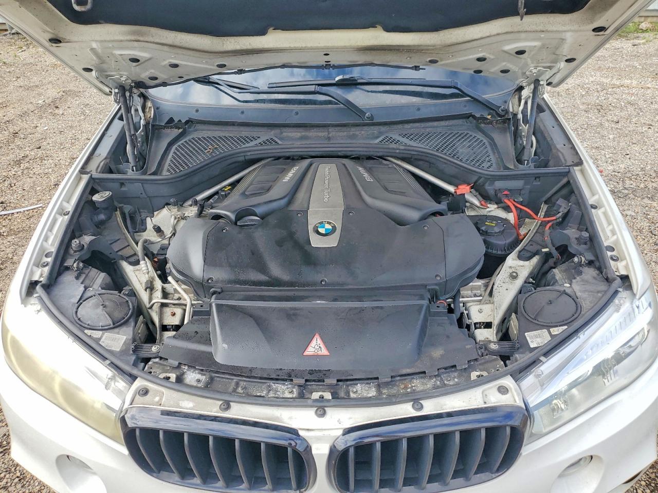 2016 BMW X5 xDrive50I - zdjęcie 12