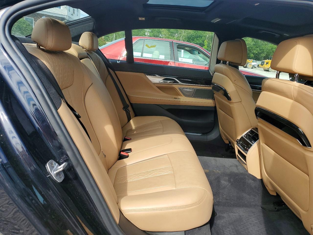 2018 BMW Seria 7 B7 - zdjęcie 10