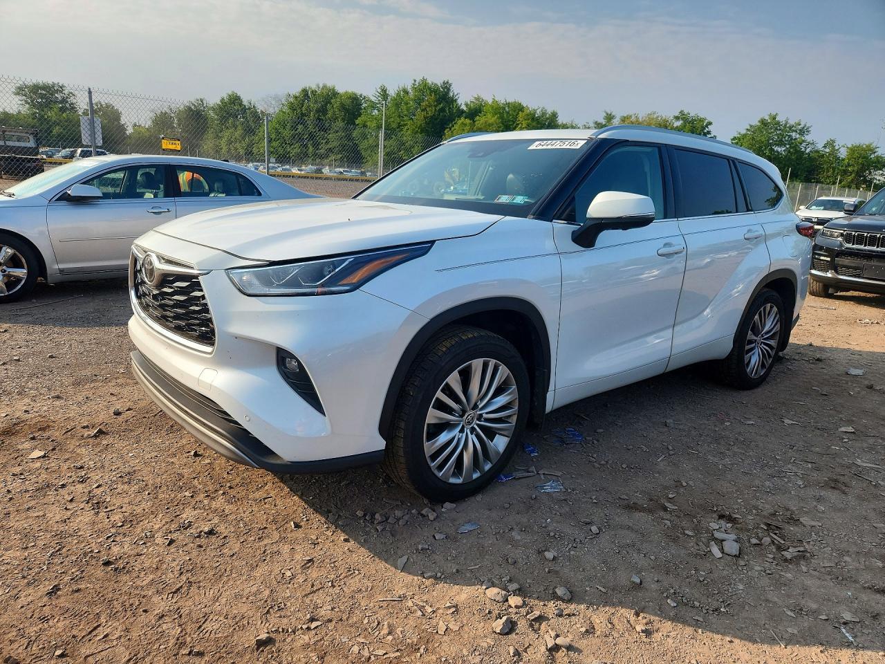 2023 Toyota Highlander Platinum - zdjęcie główne