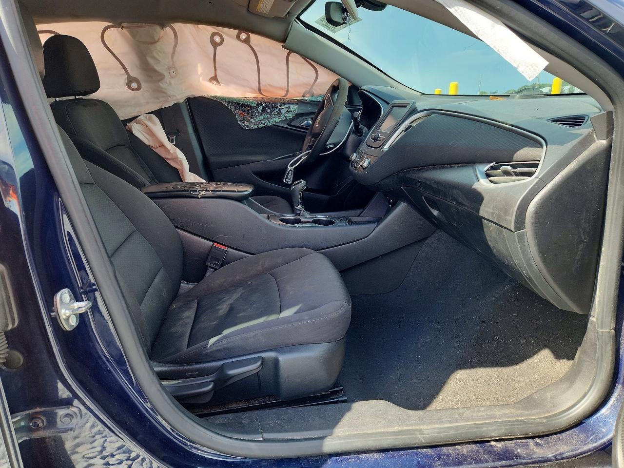 2017 Chevrolet Malibu Ls - zdjęcie 7
