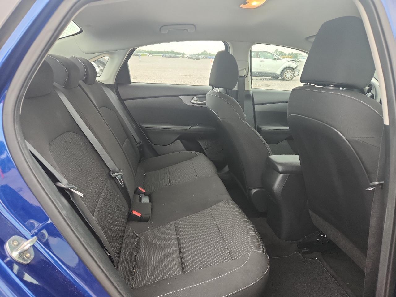 2019 Kia Forte Lxs - zdjęcie 10