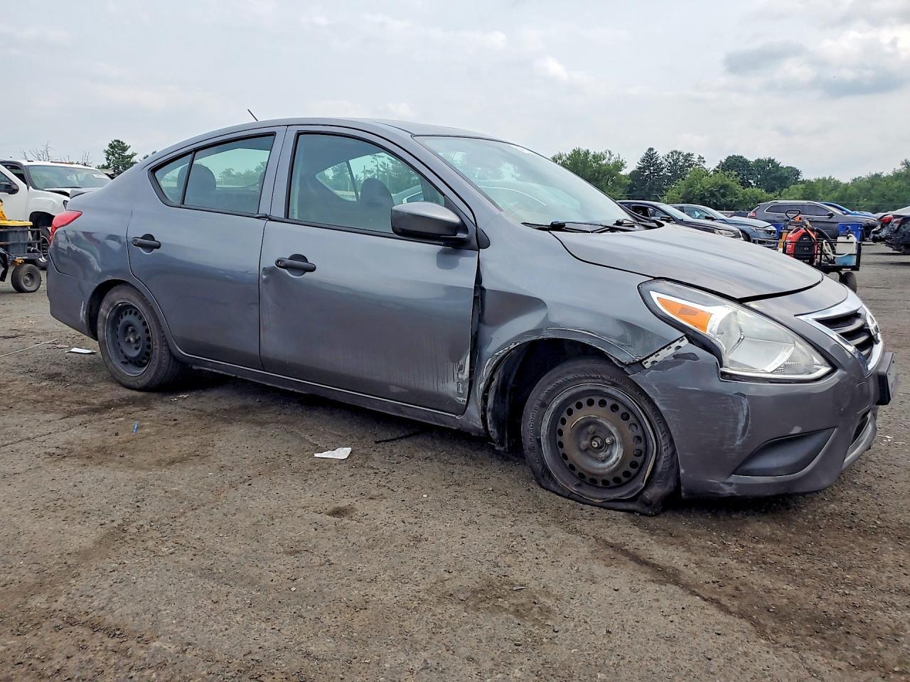2019 Nissan Versa S Plus - zdjęcie 4