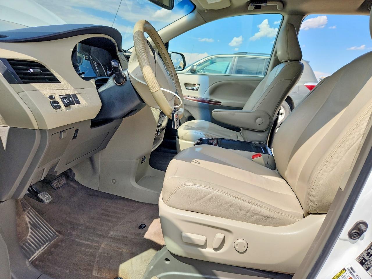 2014 Toyota Sienna Xle 8-Passenger - zdjęcie 7