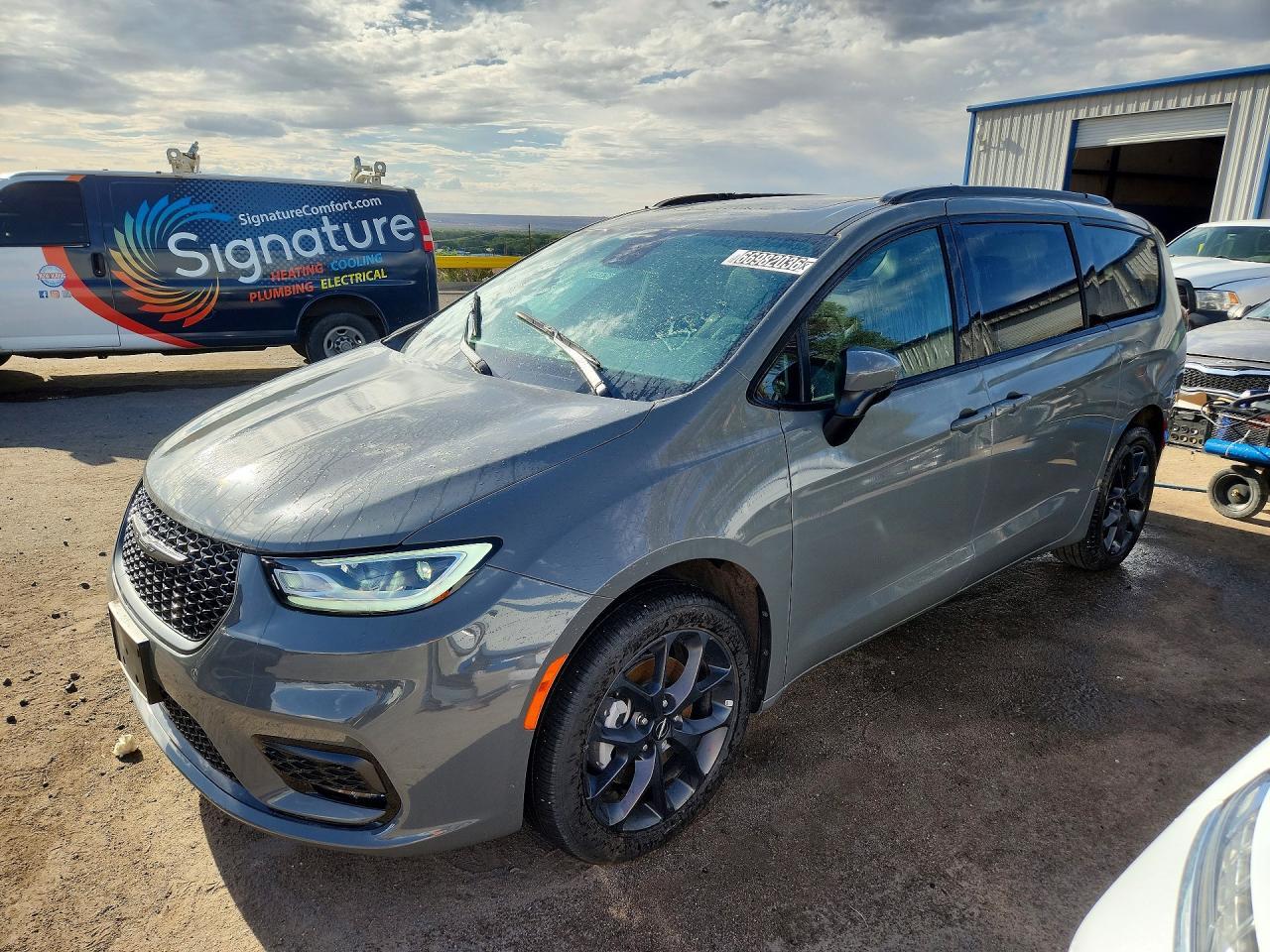 2023 Chrysler Pacifica Touring L - zdjęcie główne
