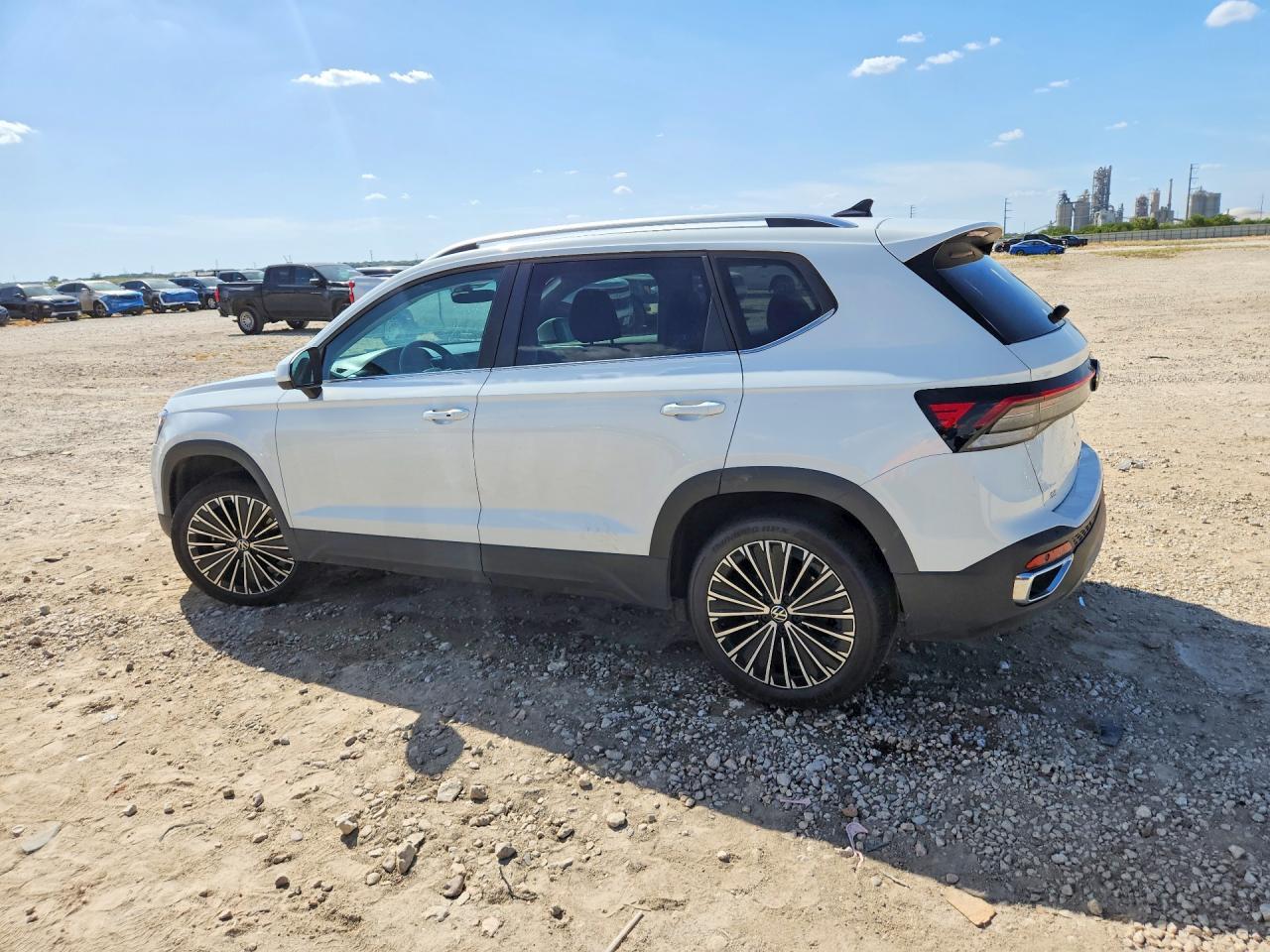2026 Volkswagen Taos Se - zdjęcie 2