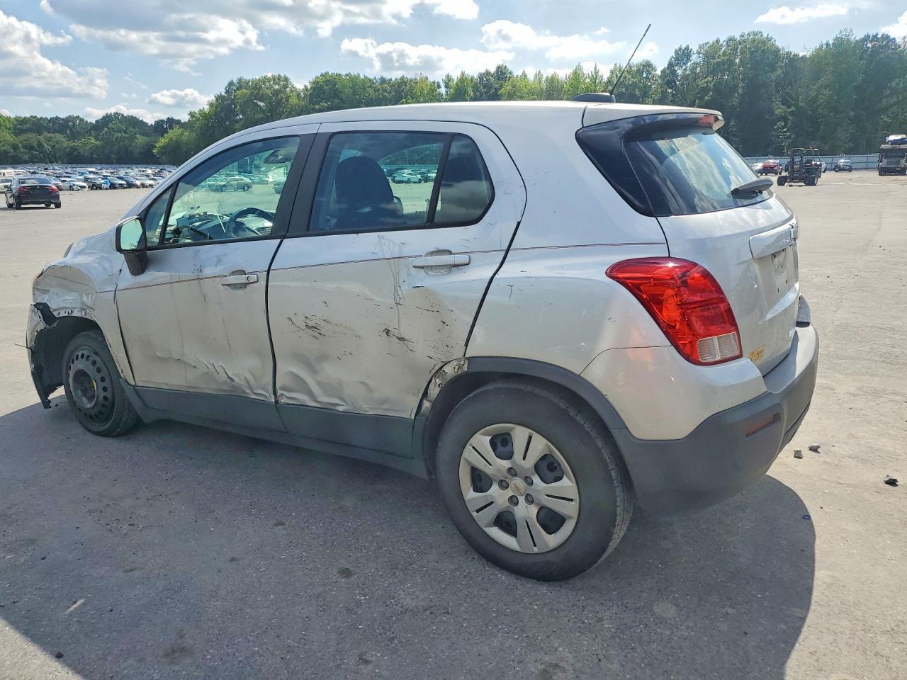 2016 Chevrolet Trax Ls - zdjęcie 2
