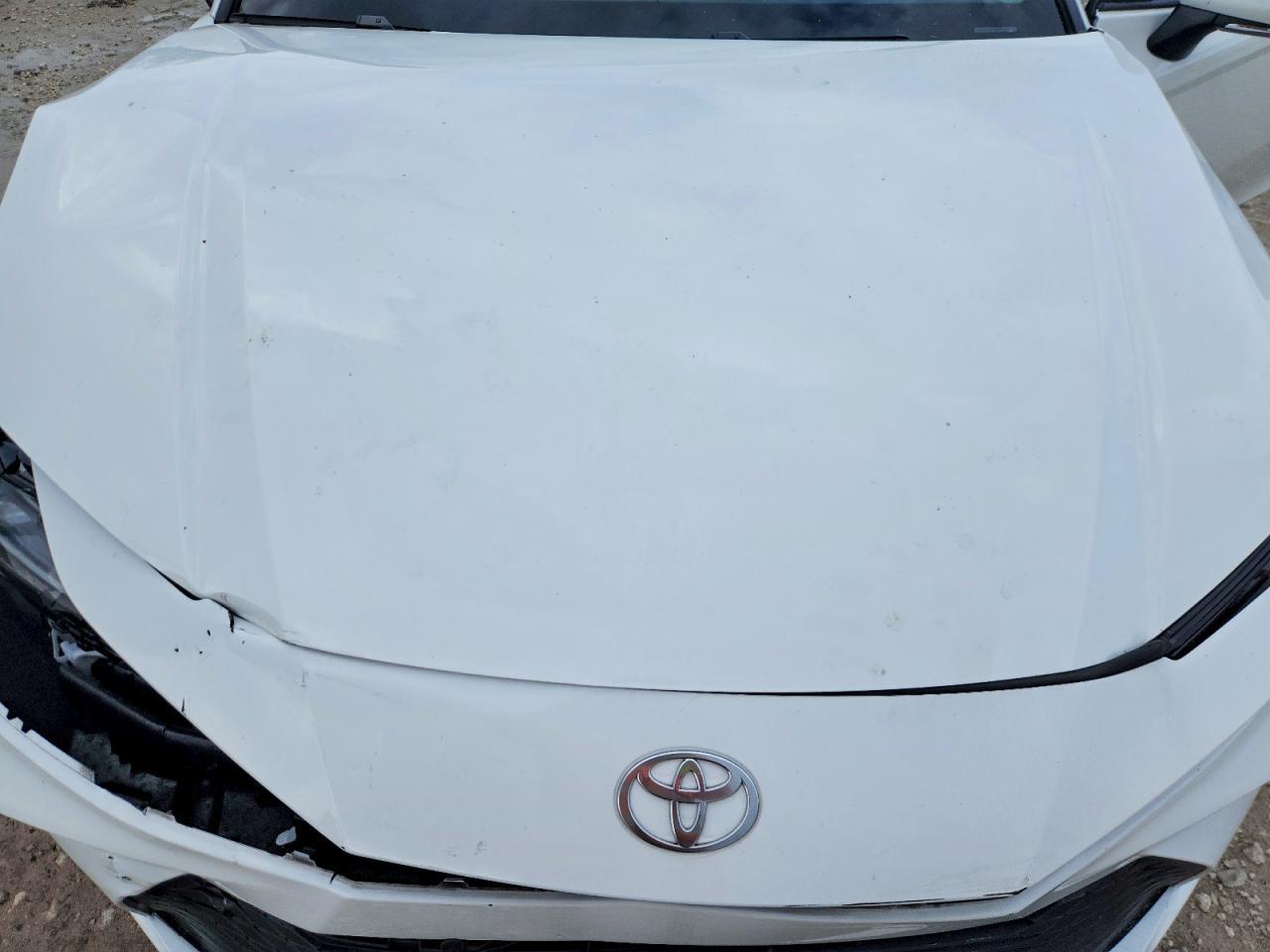 2025 Toyota Camry Le - zdjęcie 11